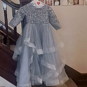 Beautiful girls flower girlgoen